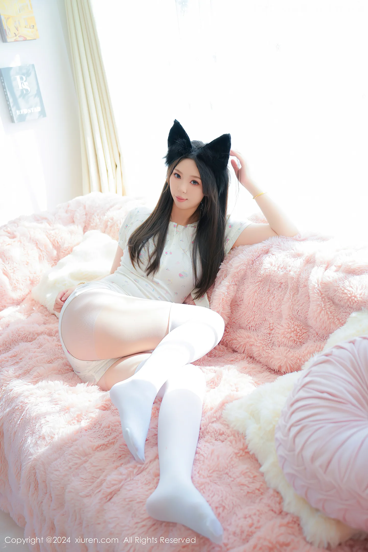 图片[2]-[XiuRen秀人网]VOL.8930 模特小波多私房性感白色上衣配白色丝袜秀凹凸身材惹火诱惑写真82P-秀人网官方网站